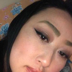 Meet your Posher, Nhia